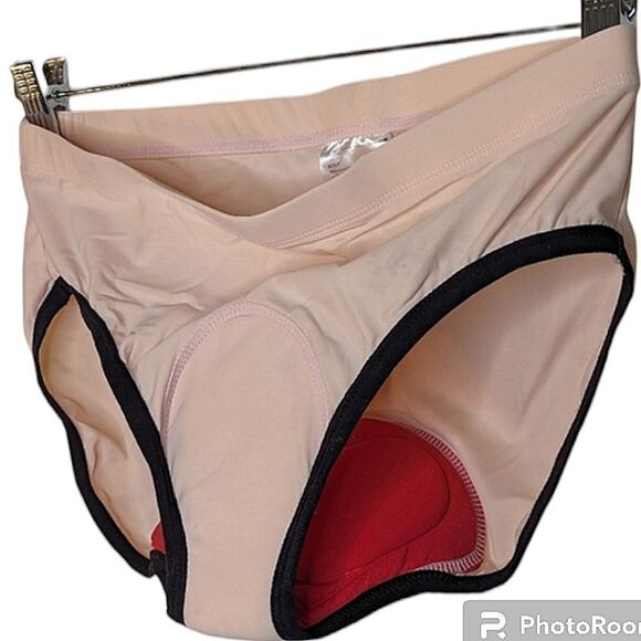 BALEAF Padded Biking Briefs Peach size L - Picture 1 of 5